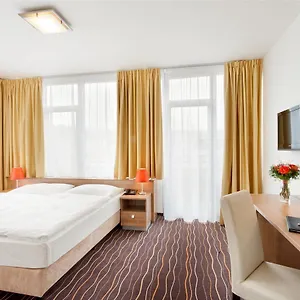 Hotell Akcent ***
